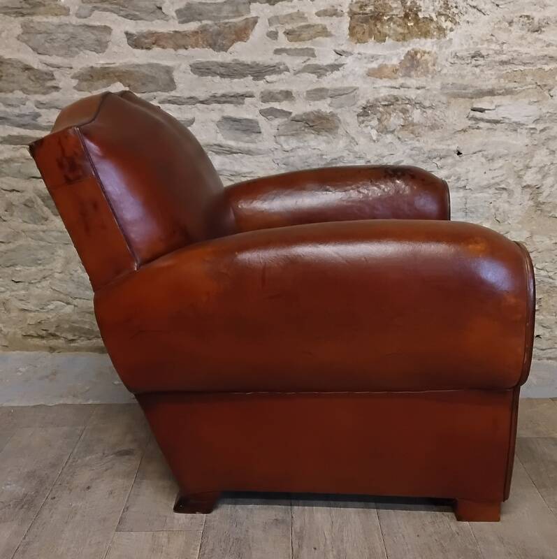 Mustache back club chair