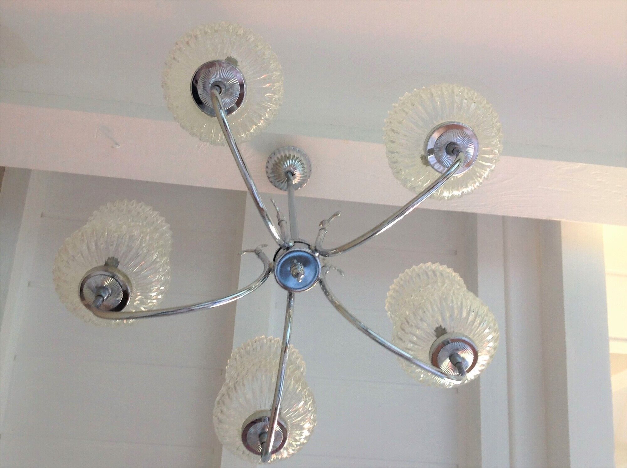 Five-spoke chandelier in chrome-plated metal and structured/vintage glass 60s-70s