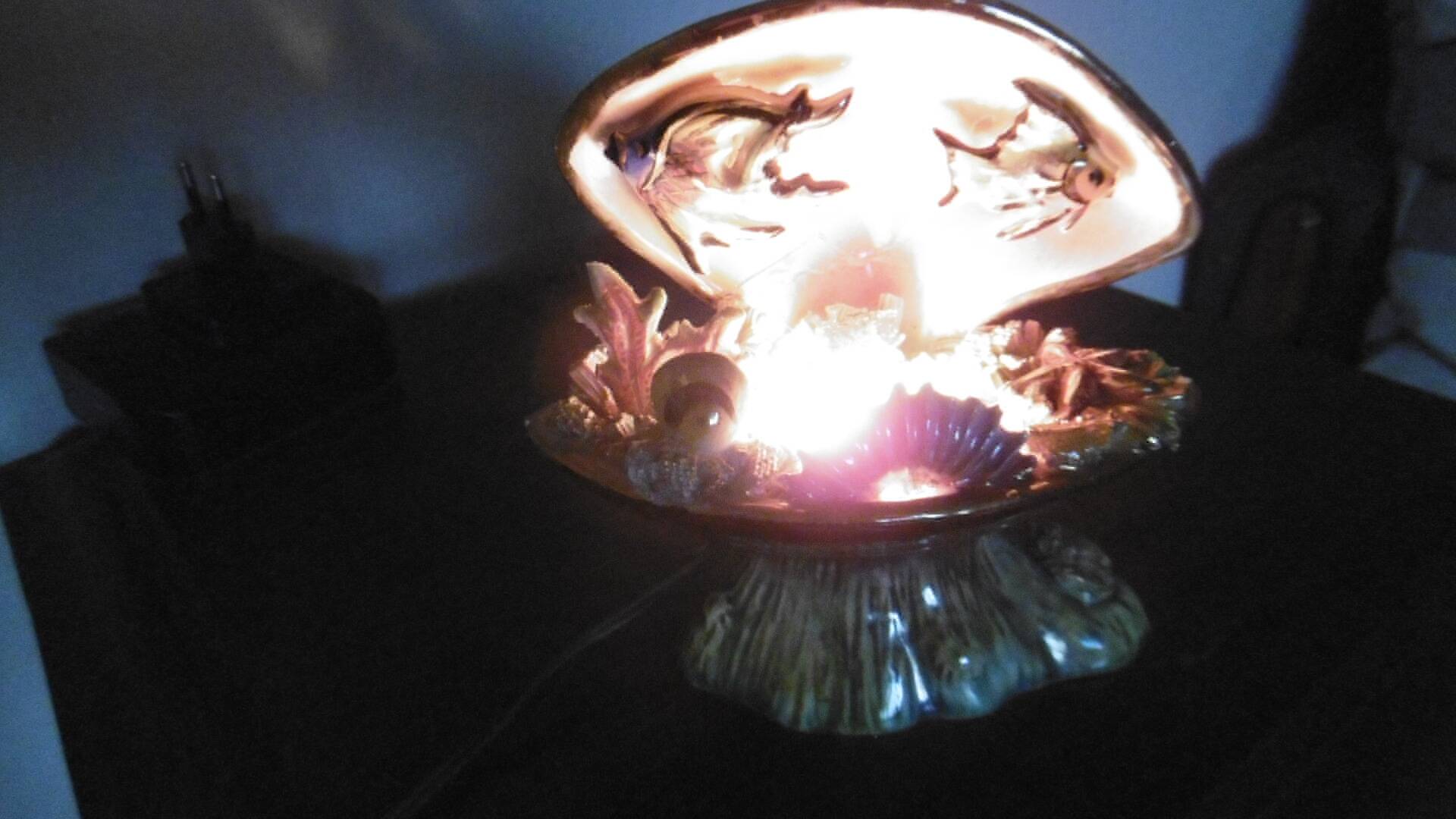 Vintage shell lamp