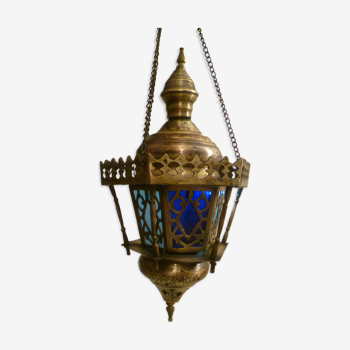 Ancienne suspension, lanterne orientale en laiton et verre de couleurs artisanale