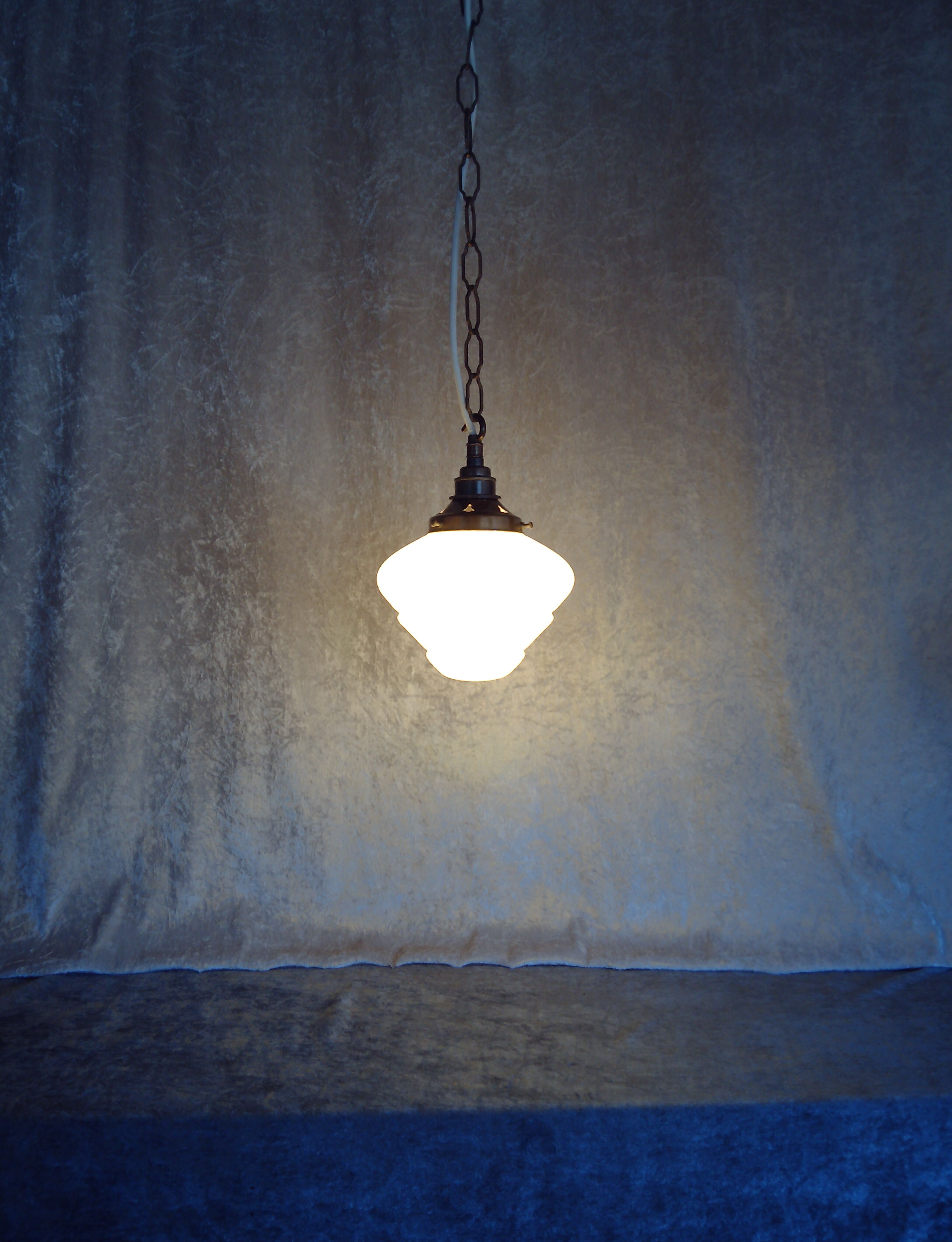 Beehive pendant with chain hanging lamp 1930/40