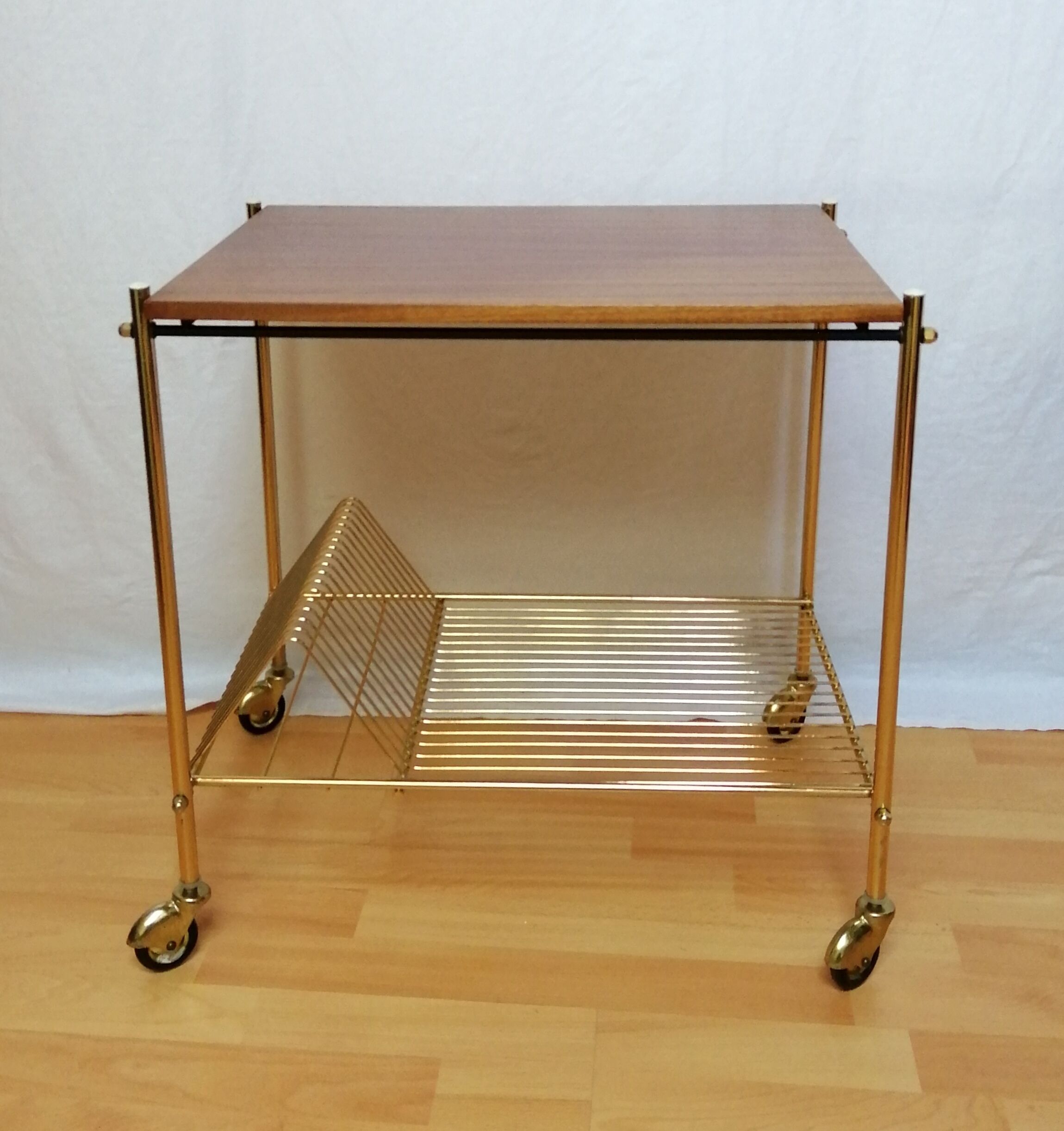 Vintage service range vinyls in teak France 1960