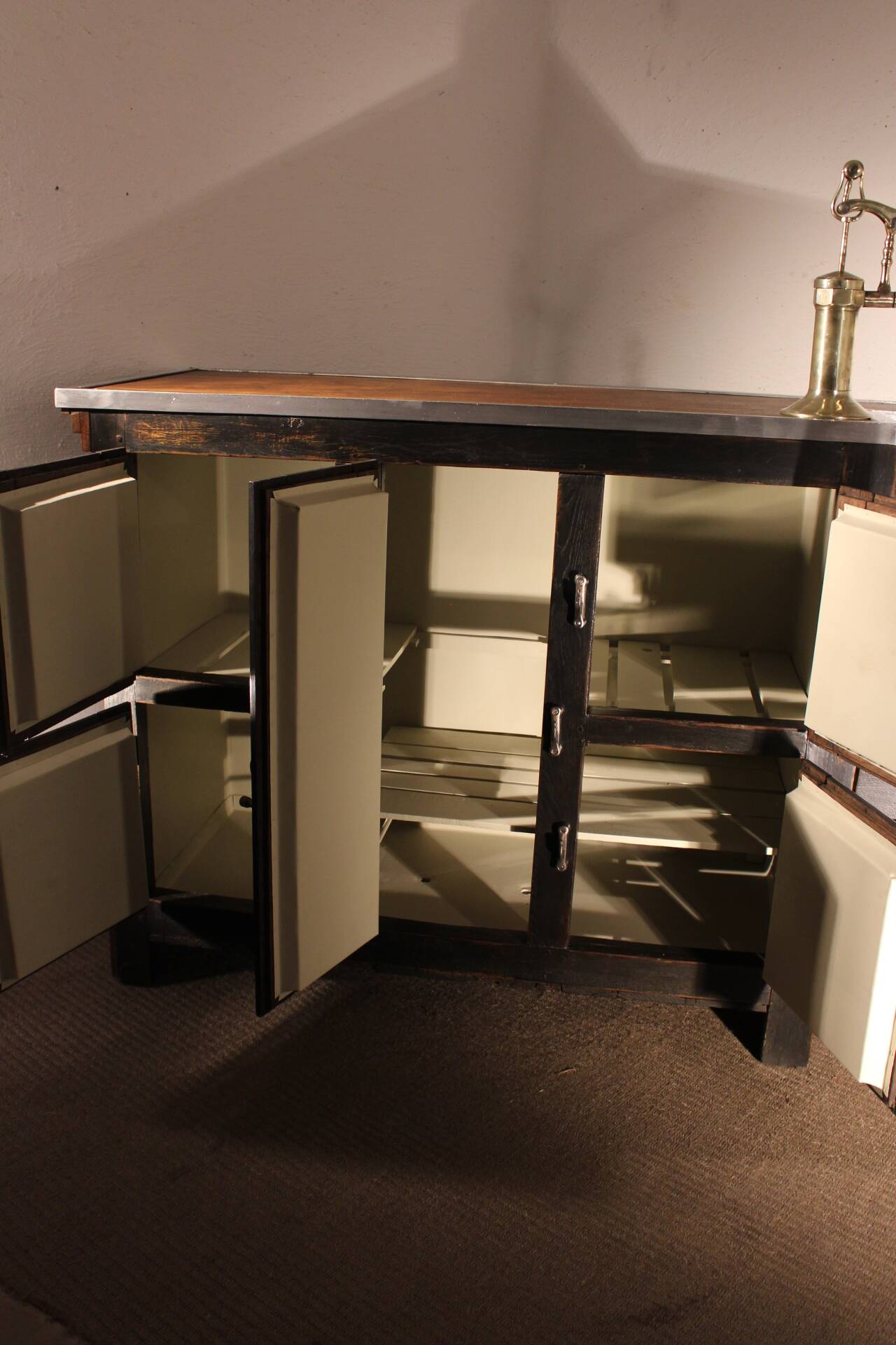 Brasserie bar