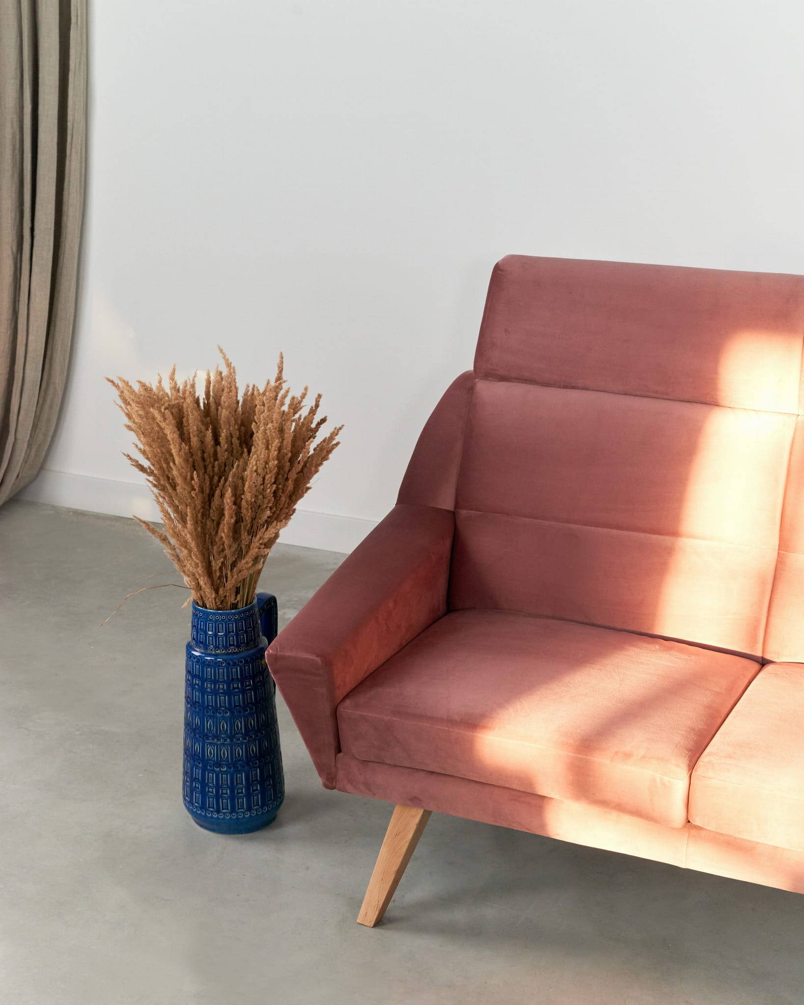 Canapé MANDAL rose, design scandinave