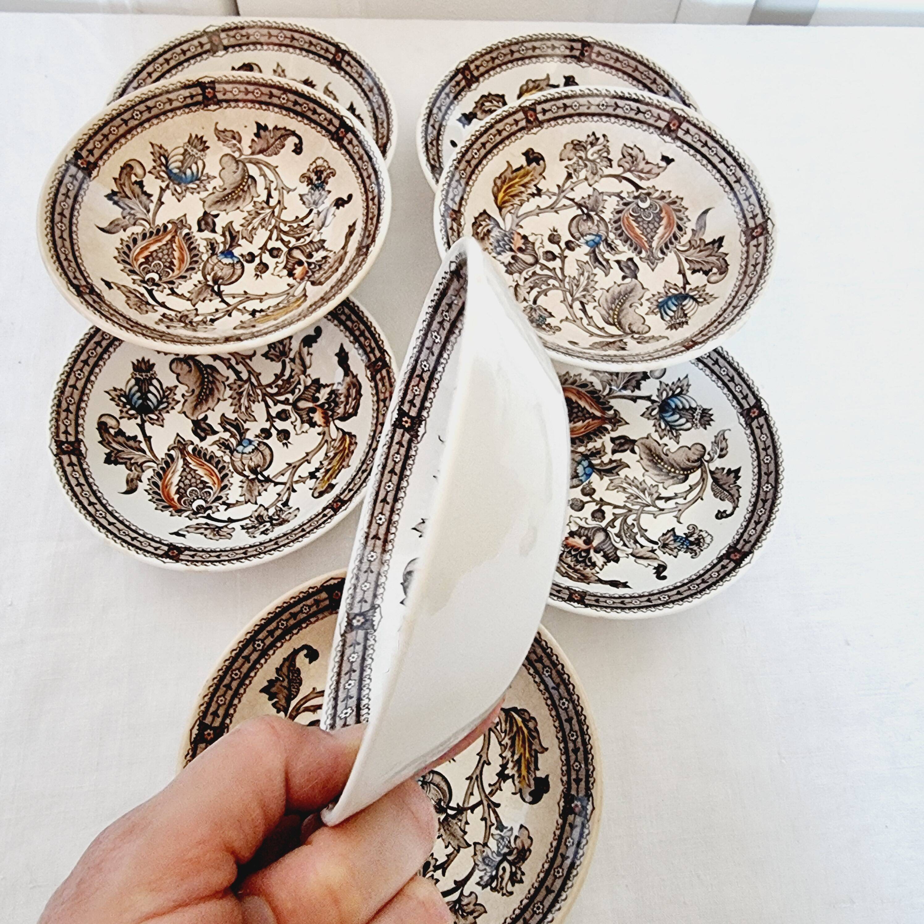 Set of 8 StaffordShire color unalterable English porcelain bowls