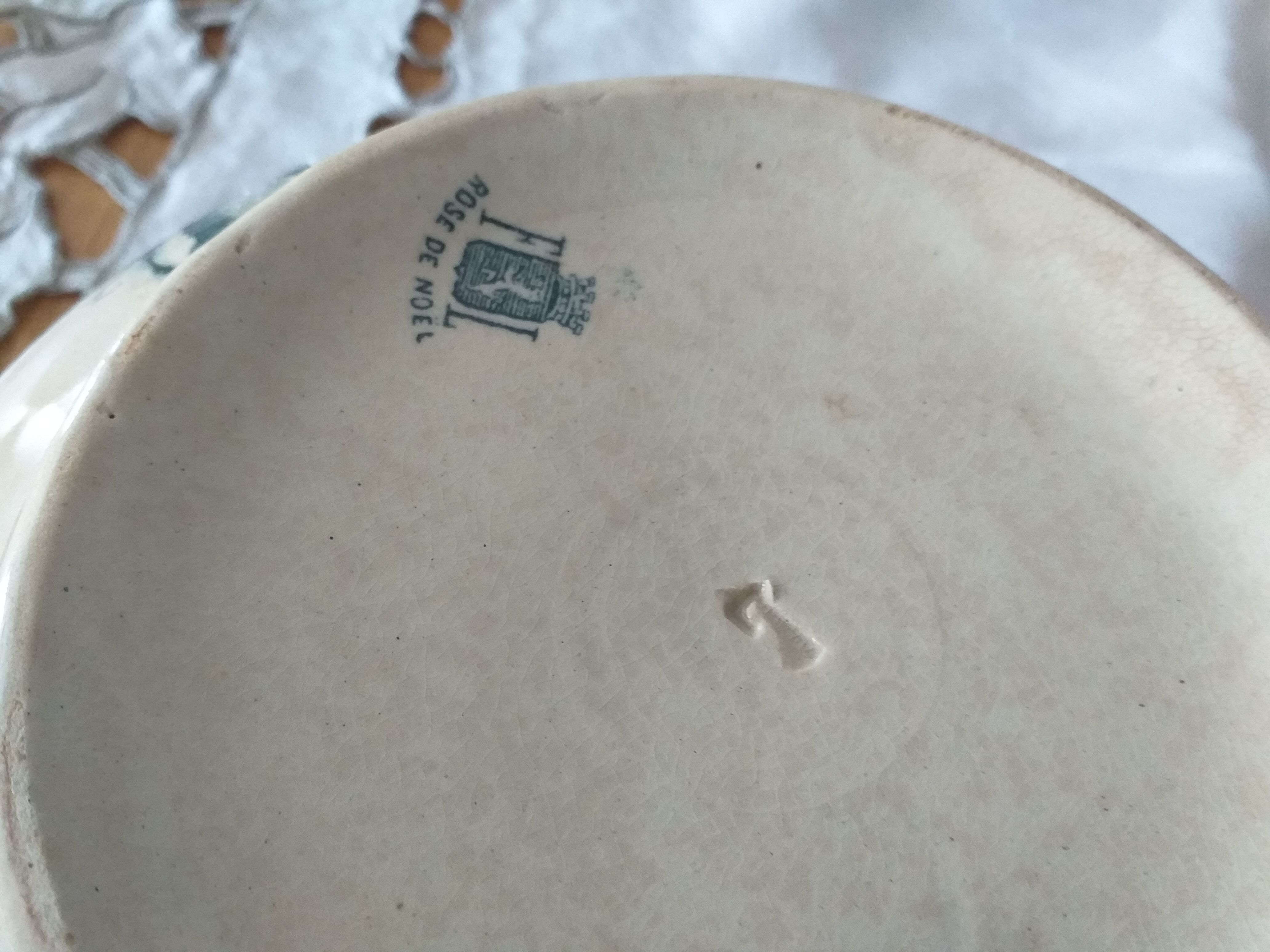 Old-size dishware Rose Faïencerie Lyonnaise