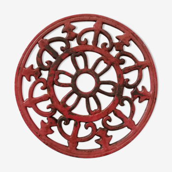 Red cast iron underside