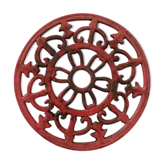 Red cast iron underside