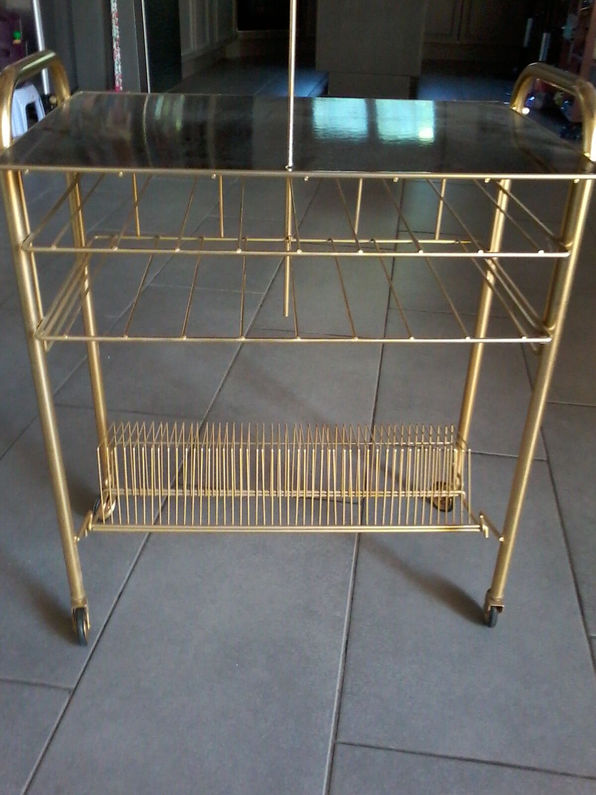 Vintage vinyl range table