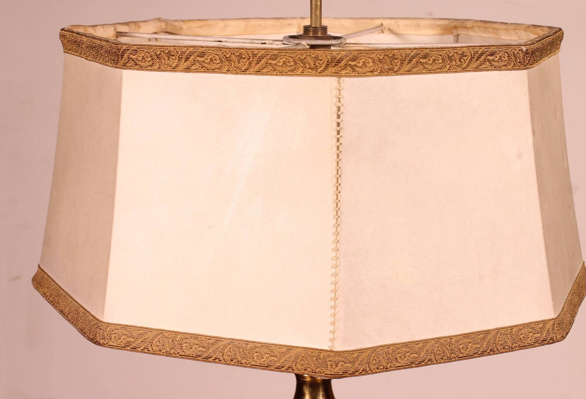 lampe à huile en bronze- 18° siècle - Espagne monté en lampe avec son abat-