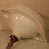 Old-angle hand wash in enamelled iron