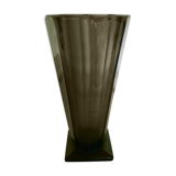 Vase en verre noir