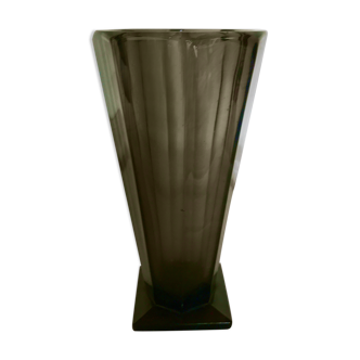 Black glass vase