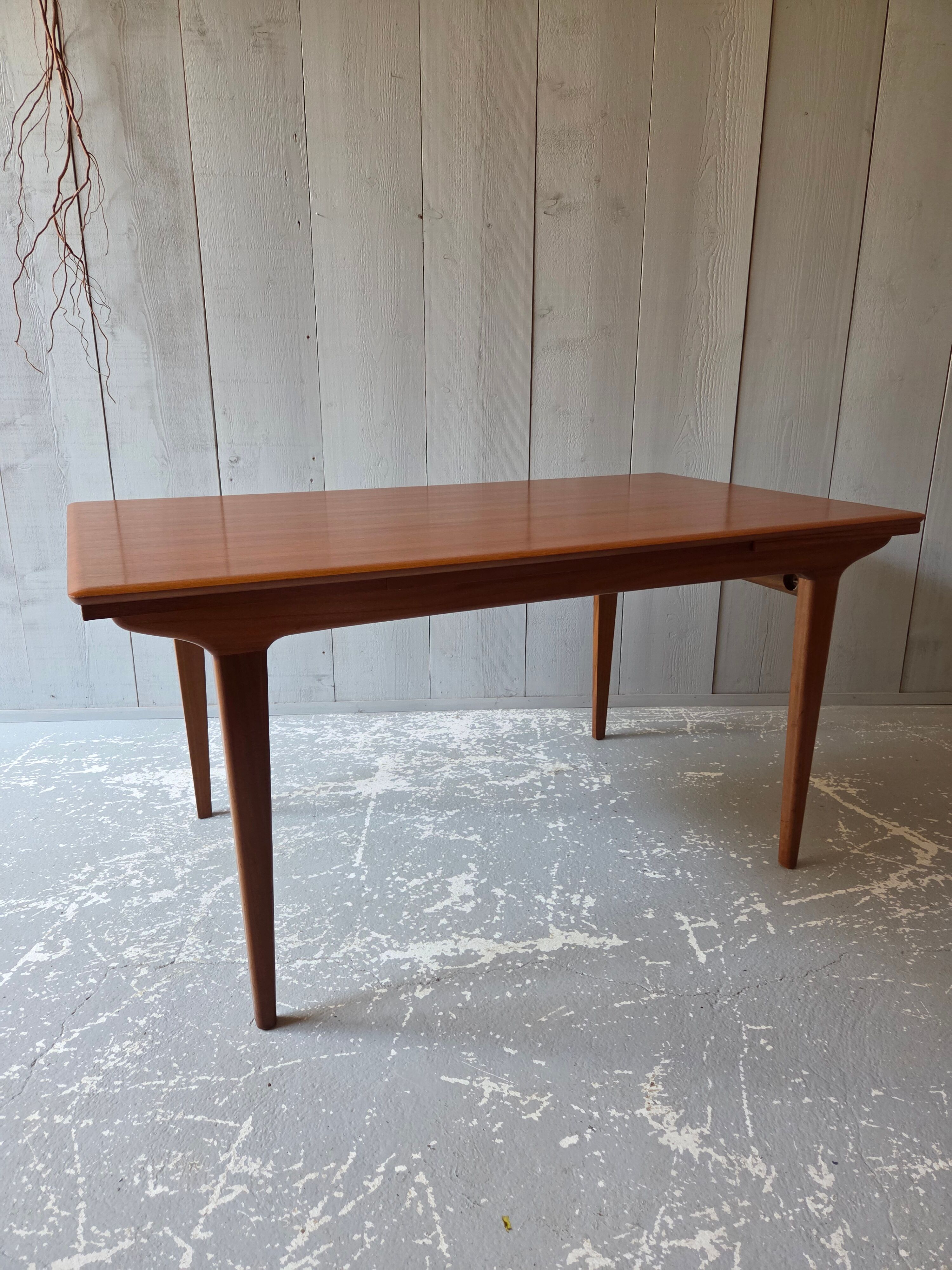 Scandinavian table