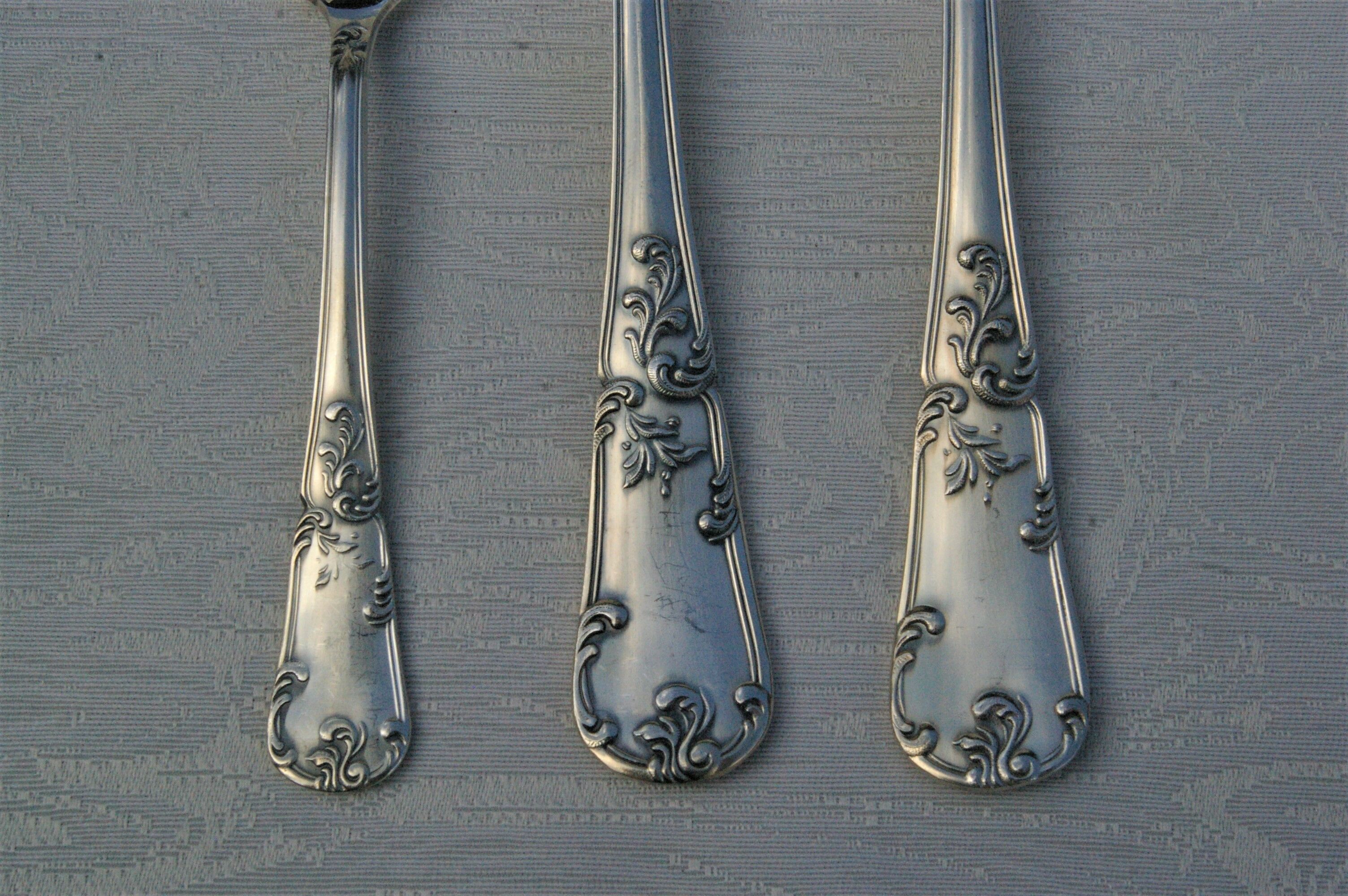 Silver metal housewife 37 pieces louis XV Marly style