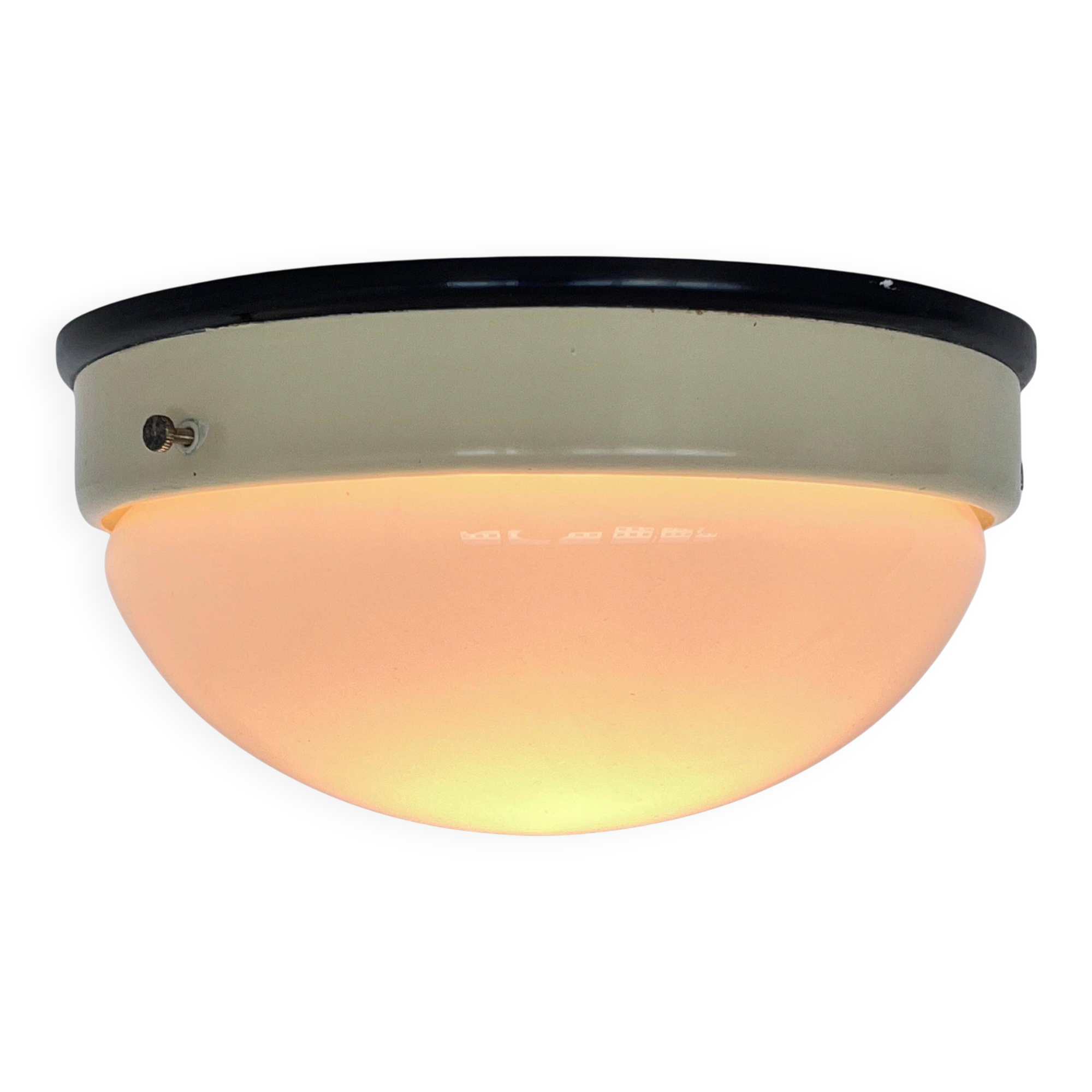 Paire de plafonniers ou appliques encastrées de style Bauhaus en bakélite, années 1940