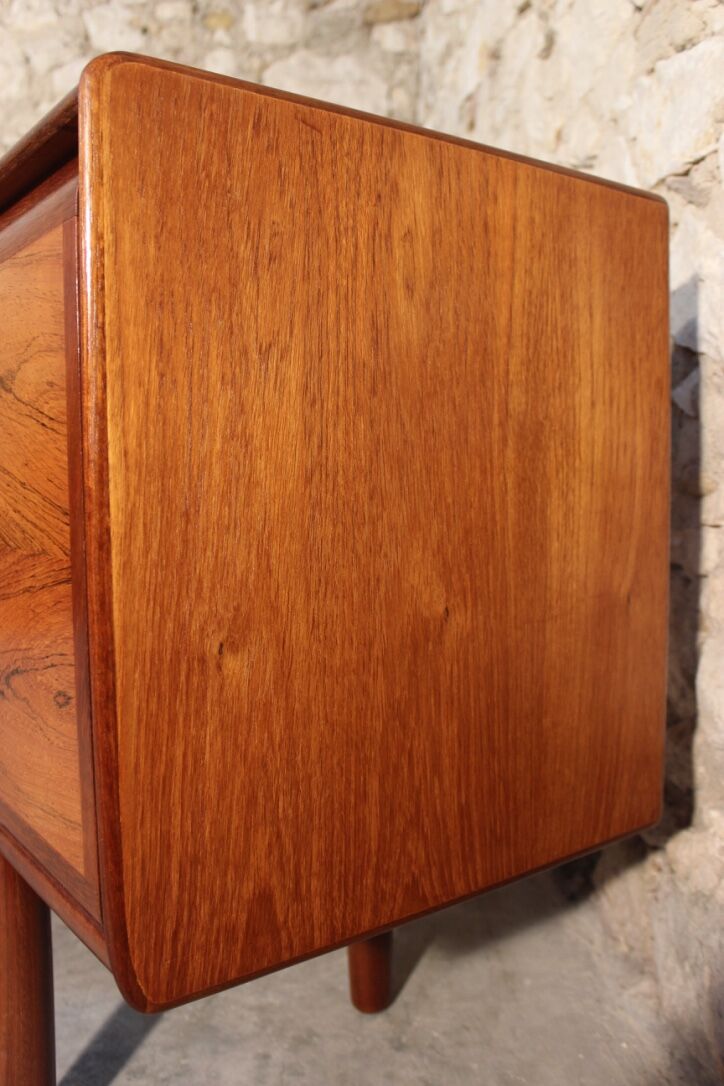 Sideboard vintage in teak and Rosewood, Scandinavian style by White & Newton