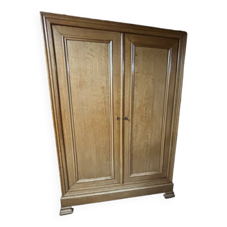 Parisian oak cabinet with pegs