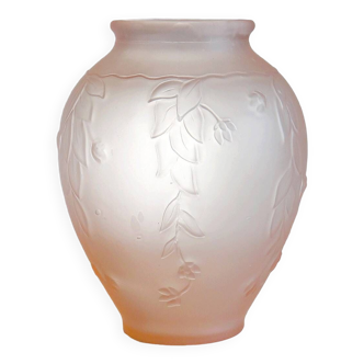 art deco style vase in pink molded/pressed glass paste