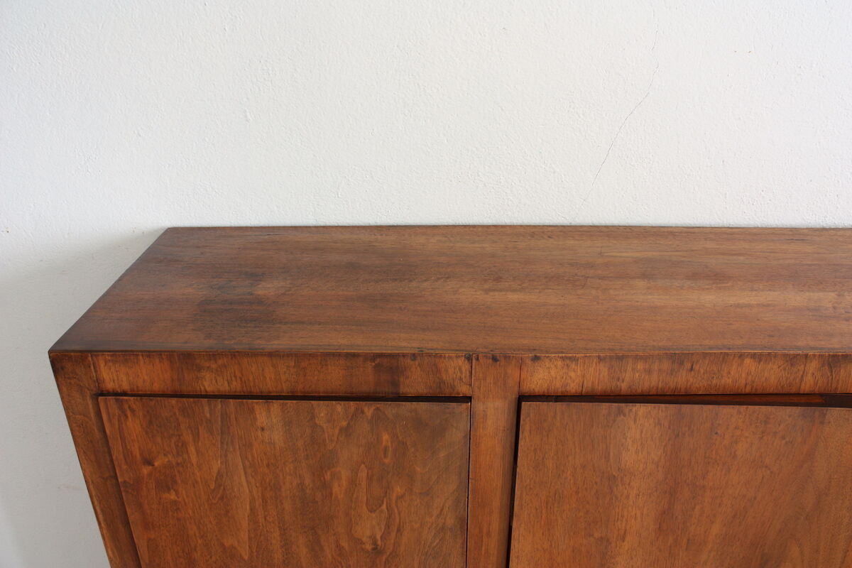 3-door low-door furniture