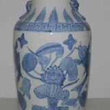 Vase or asian potiche pattern koi carps early xxth