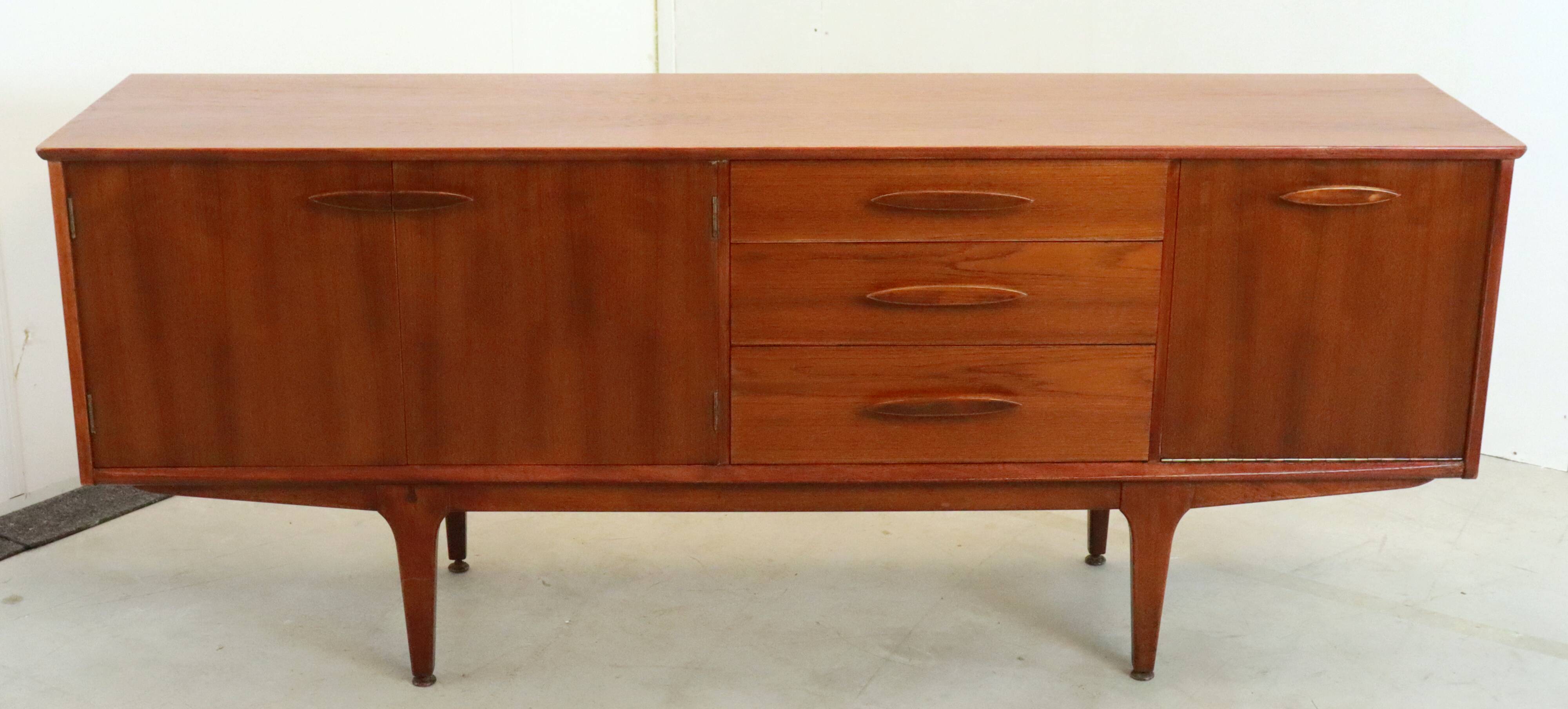 Jentique vintage sideboard 'winwick' | 182.7 cm