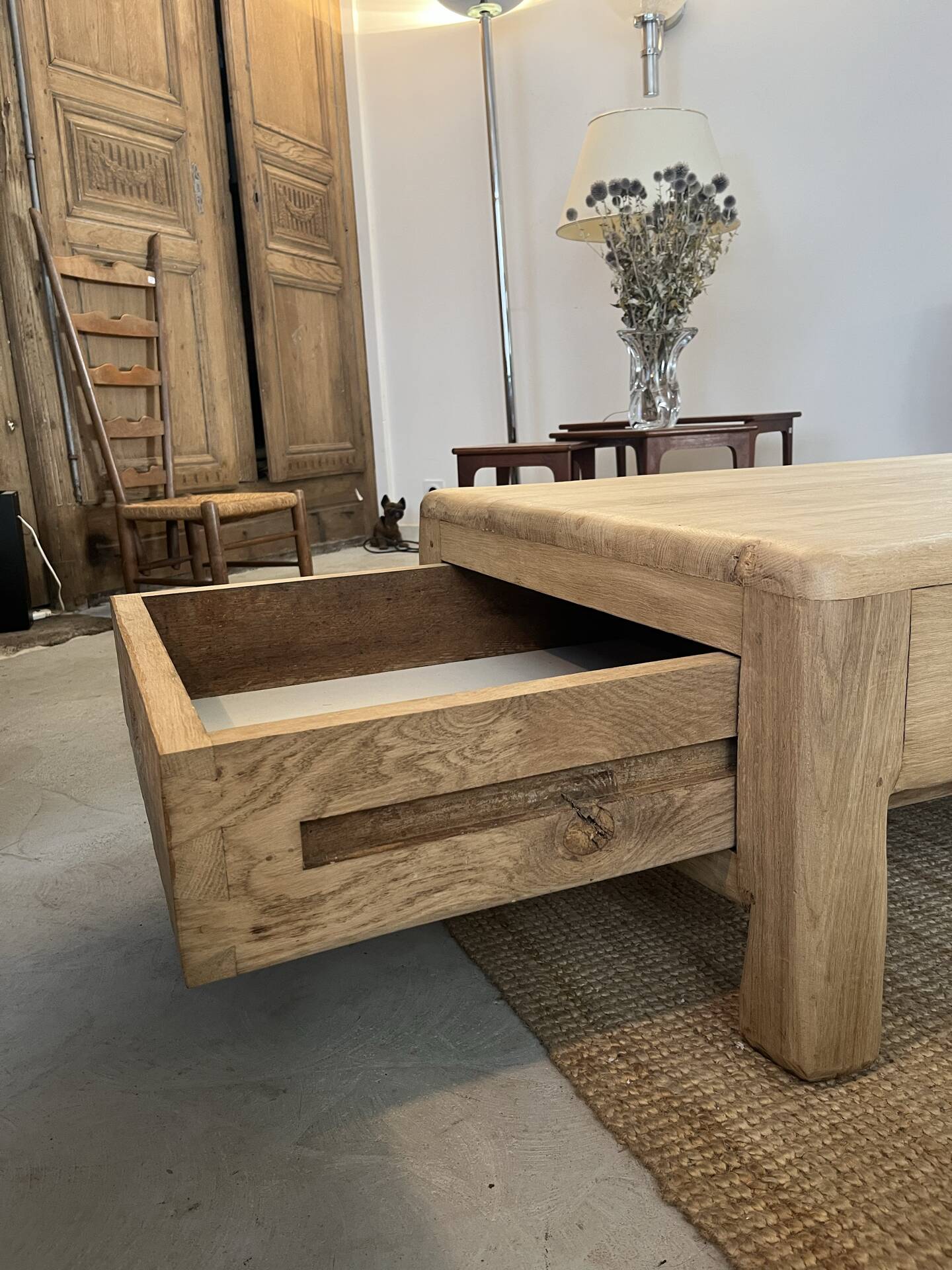 Table basse en chêne blond