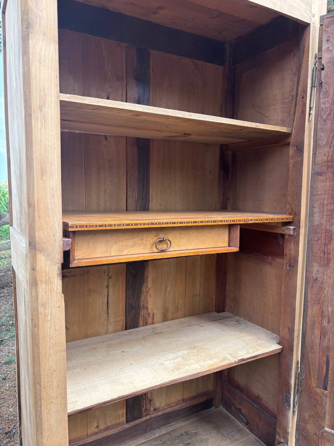 Solid wood bonnet maker