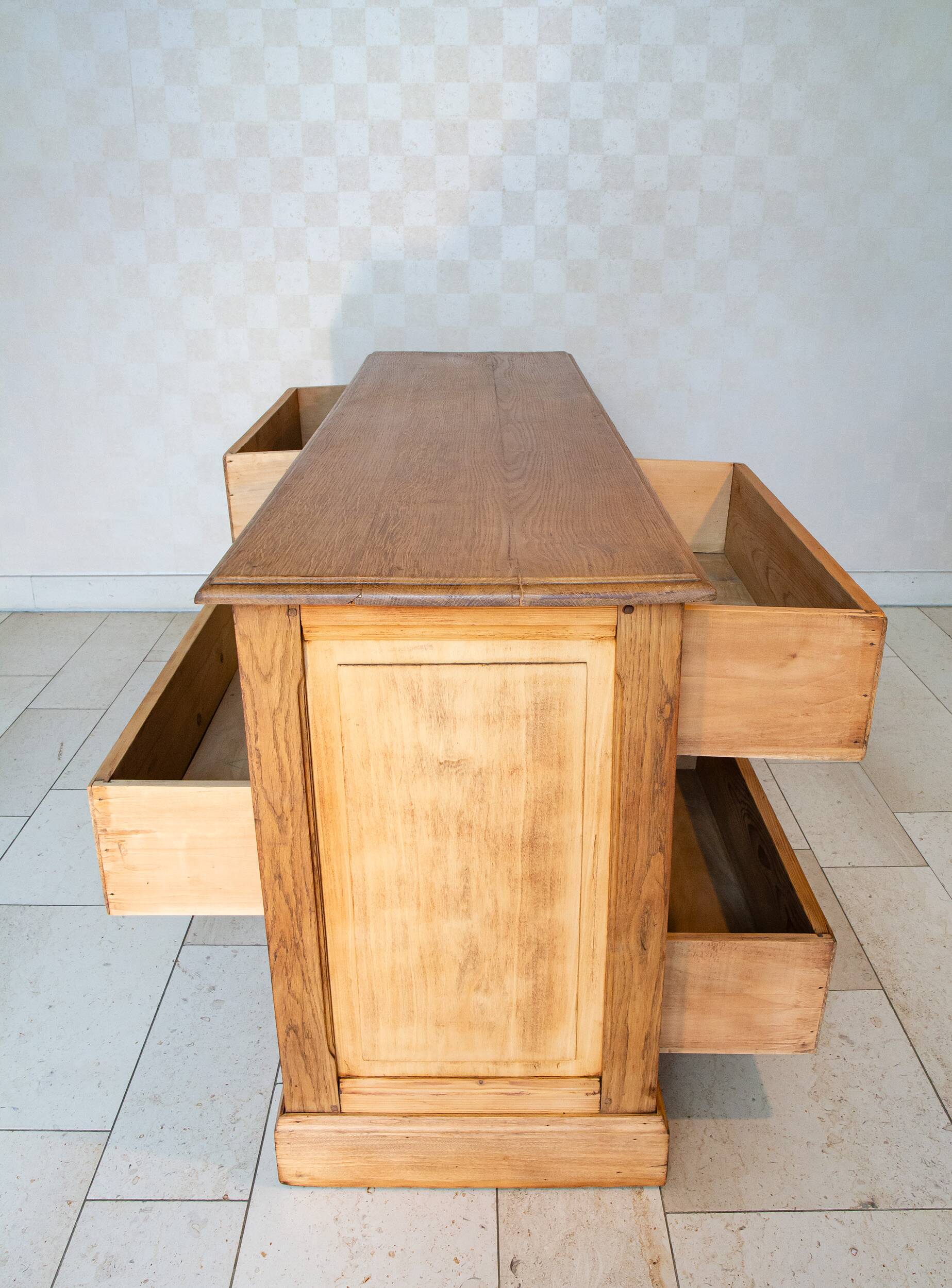 Trading counter early 20th