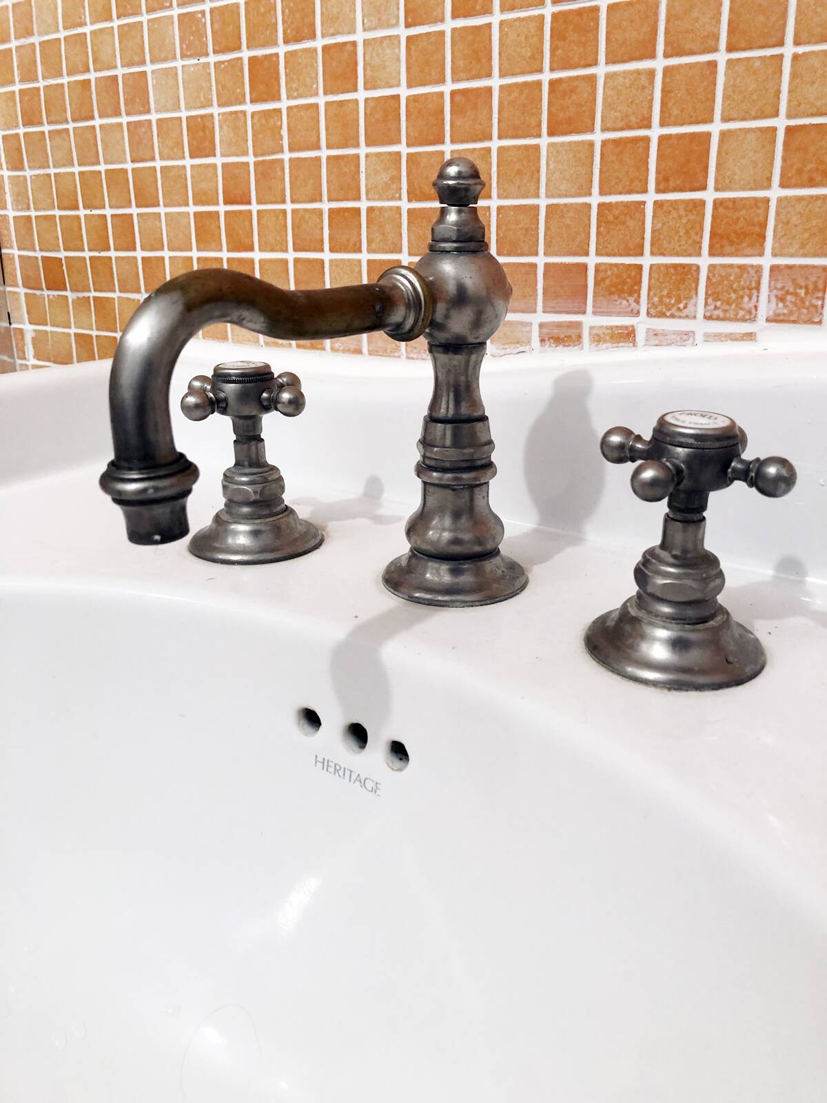 Double vasque heritage