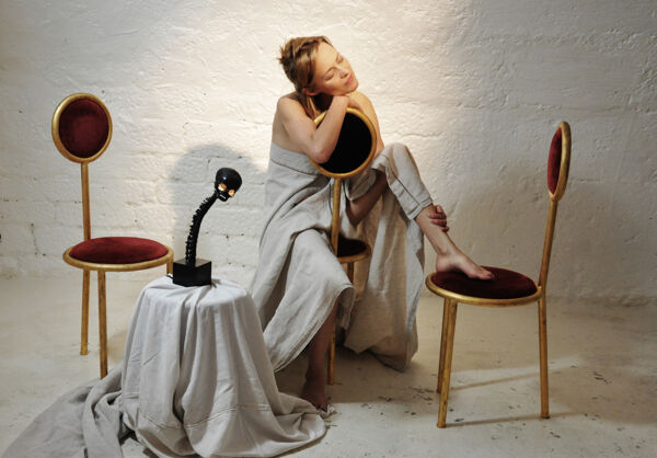 Chaise trépied artisanale, épreuve d'artiste