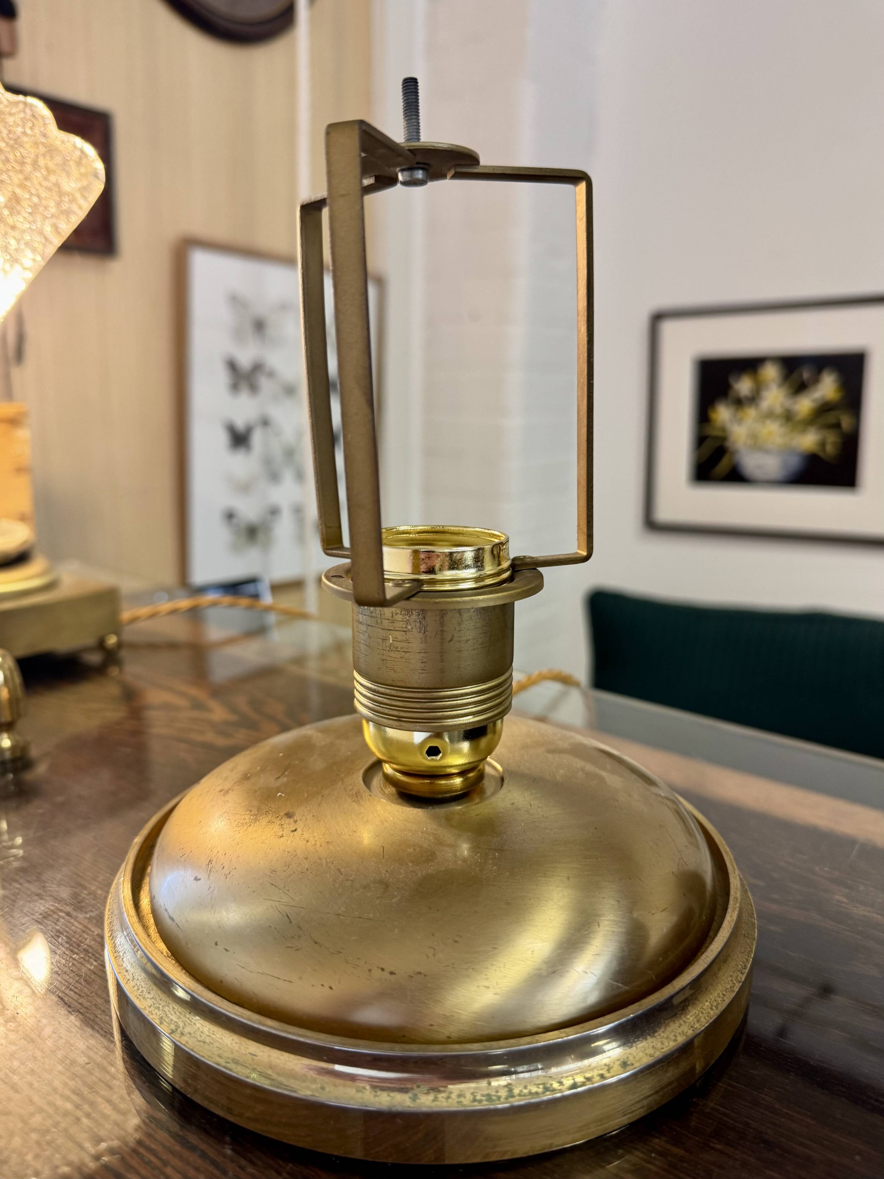 Lampe de table en laiton vintage et verre en forme de feuille