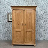 Large English wardrobe in solid pine (renovated)