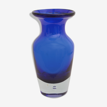 Blue vase with bubble inclusion