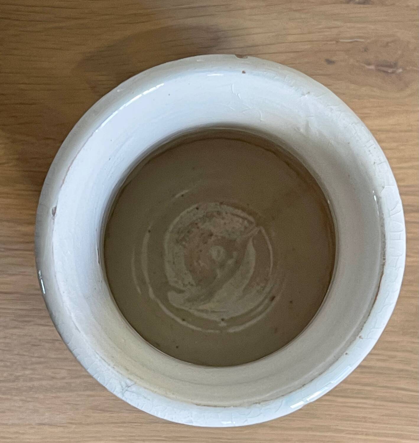 Cracked ceramic vase after Jean Besnard