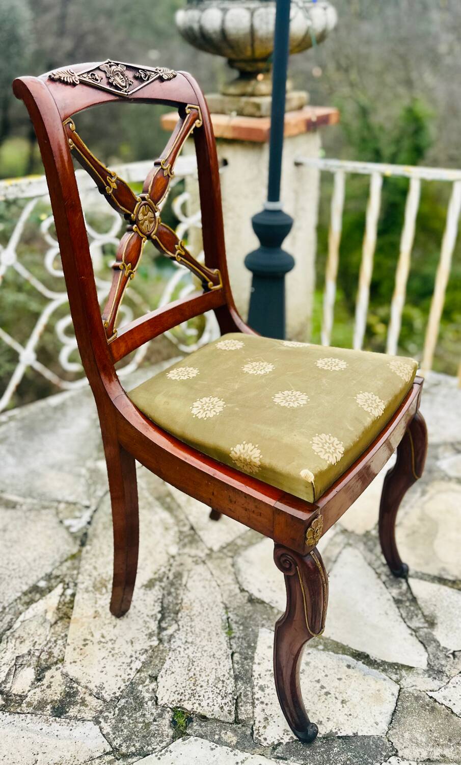 Solid mahogany chair, Restoration period, 19th century