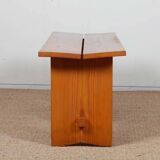 Vintage pine bench, 20th-century work.