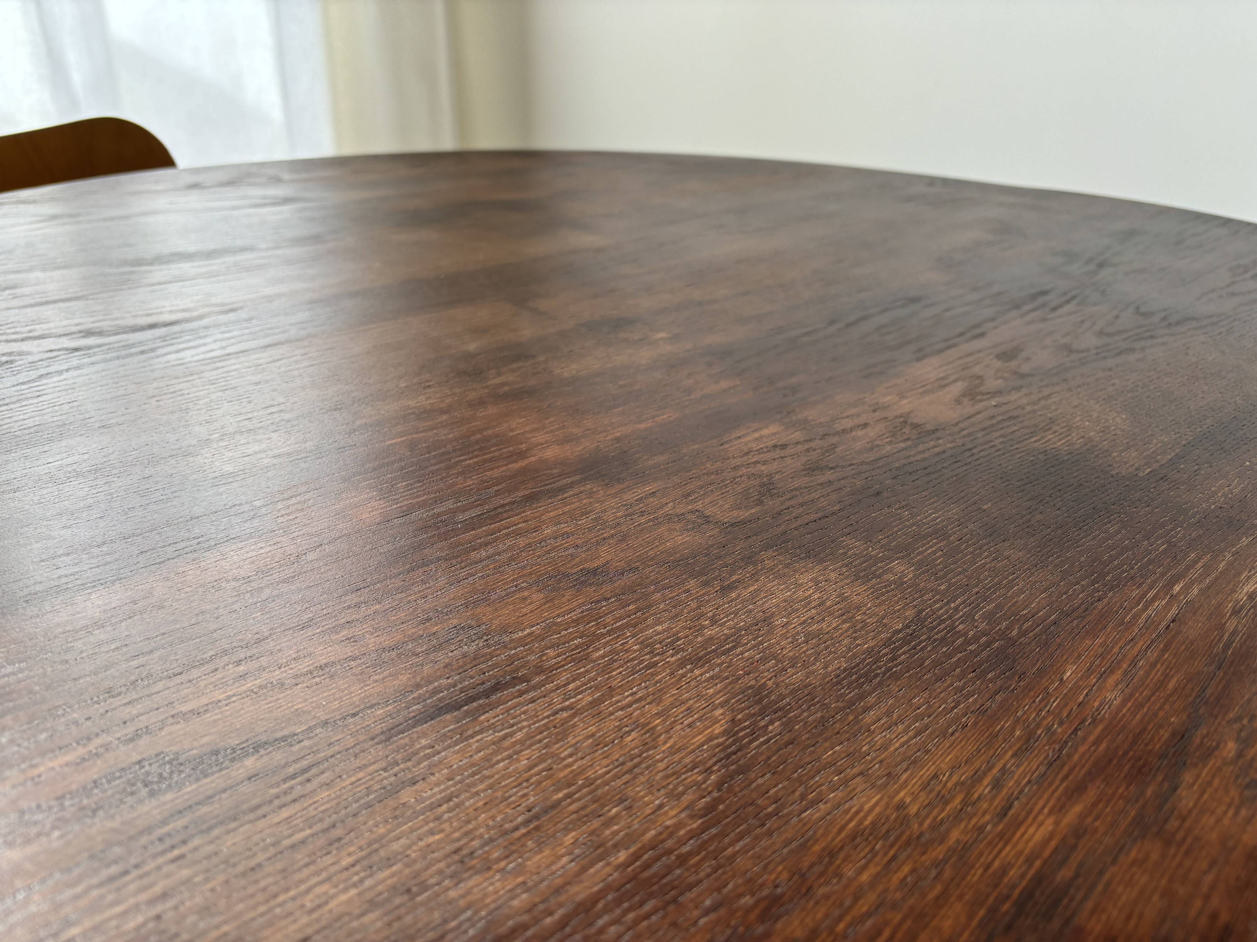 Tulip dining table with chrome base