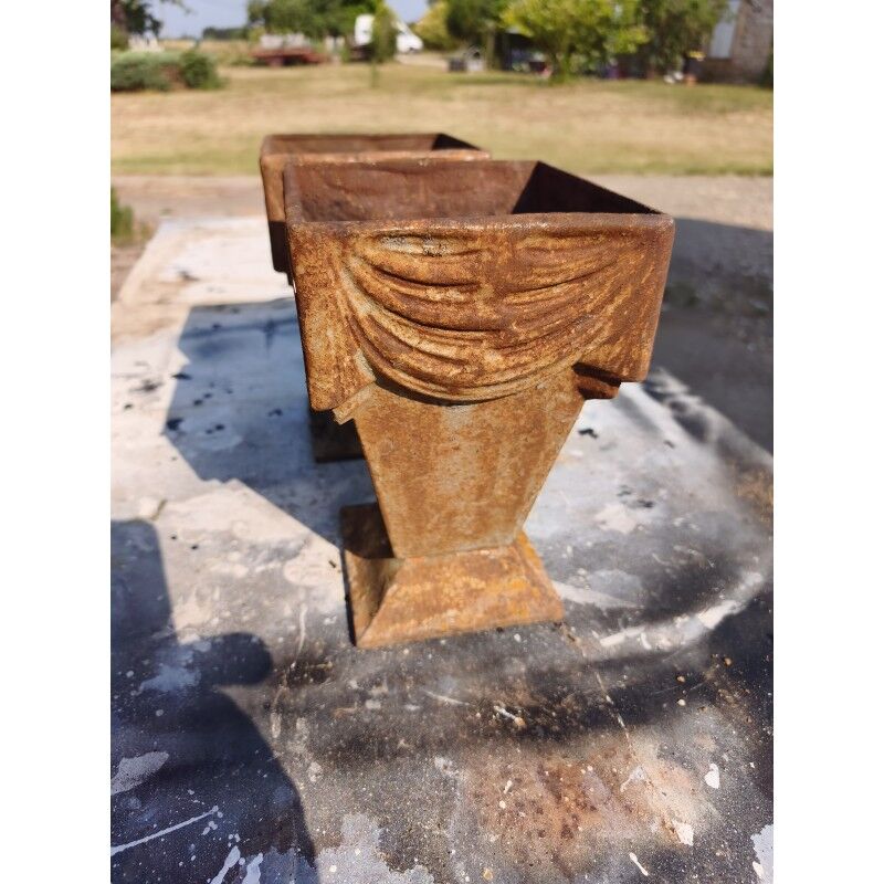 Pair of cast iron vases from 1900 in Charleville - Mézières
