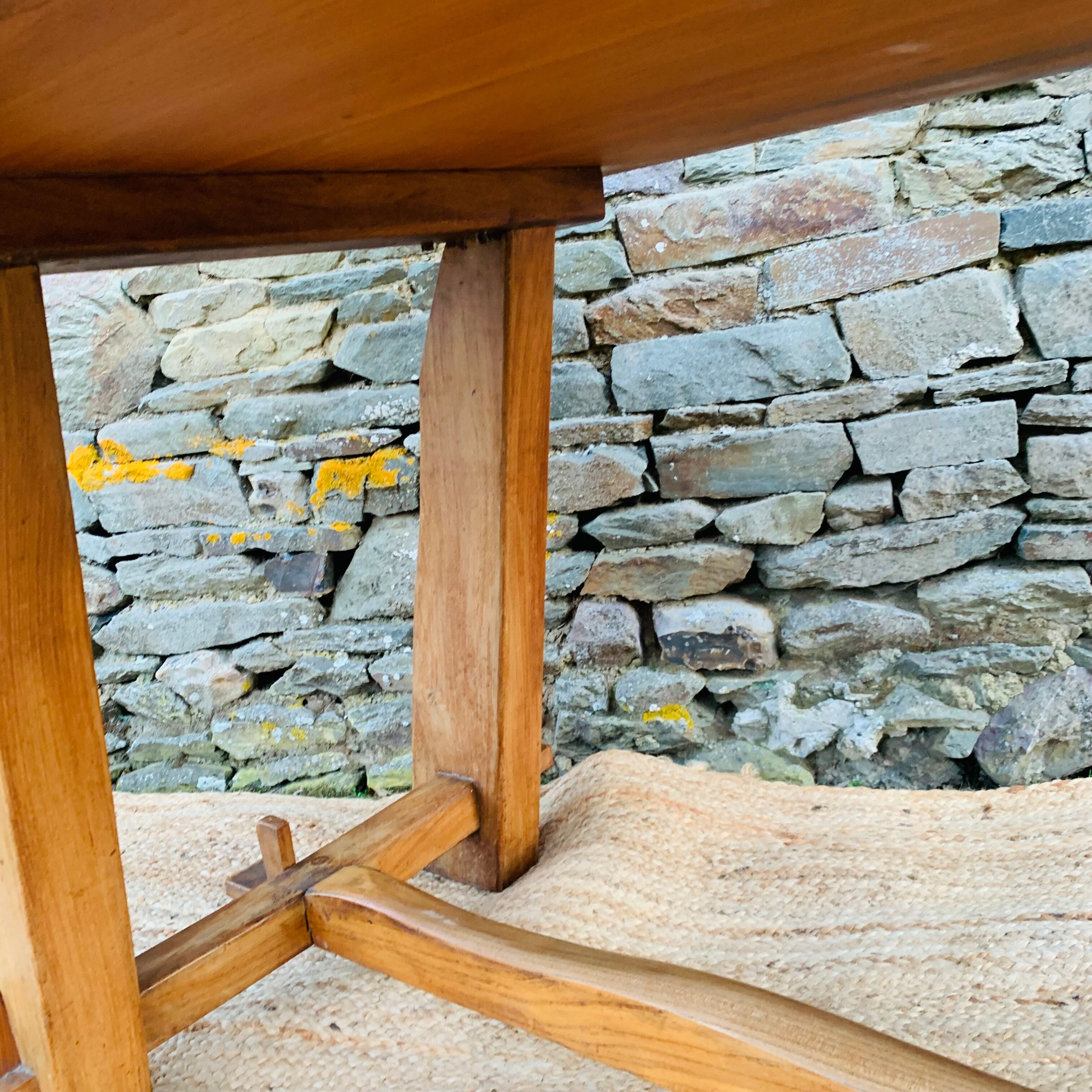Elm table from Aranjou