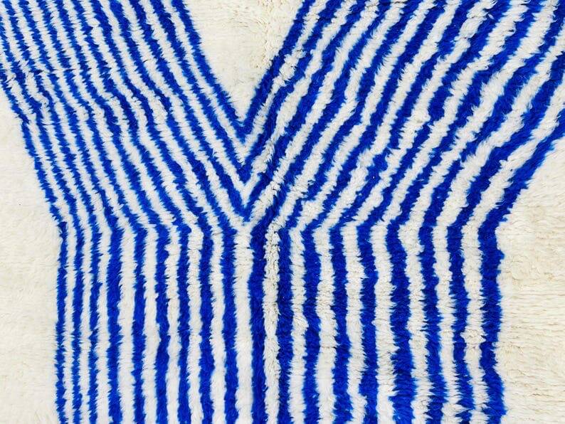 Traditional handmade pure wool rug, size 150 x 250 cm