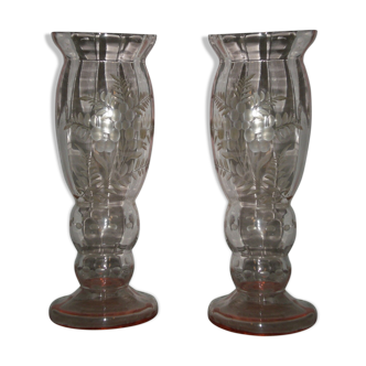 Paire de vases en verre a facettes decor taille art deco