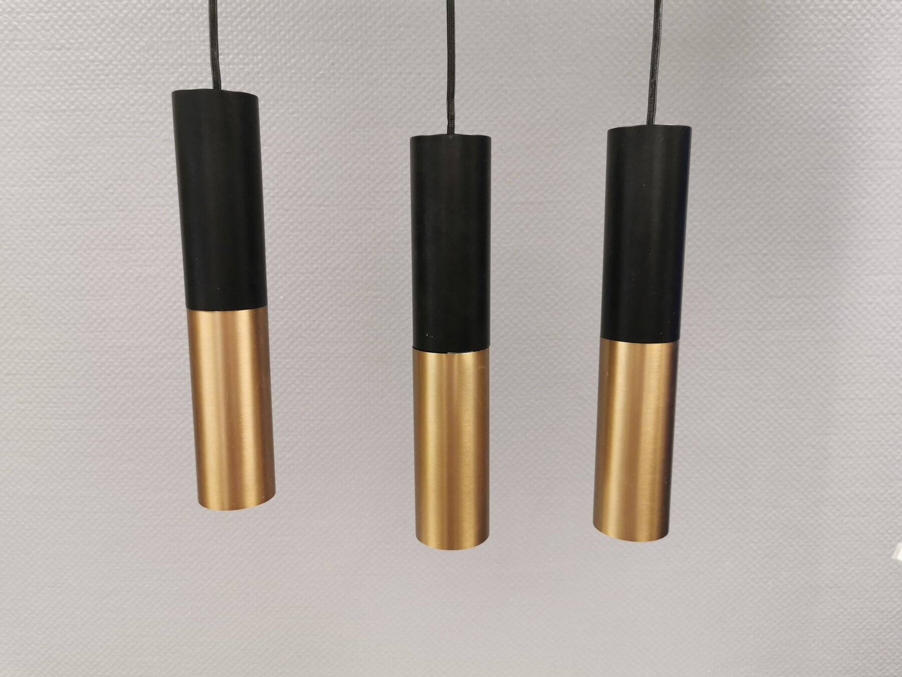 3 cylinder-shaped pendant lights from Creativ Cables (Turin, Italy)