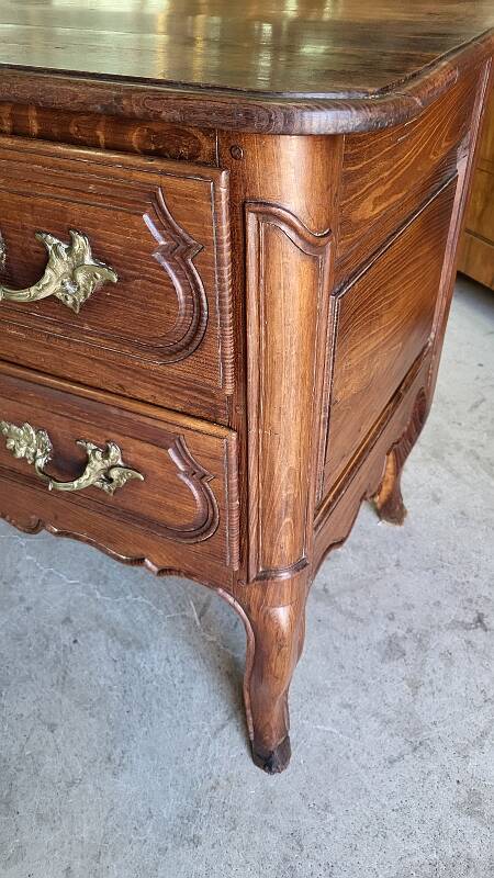 Commode louis xv 2 tiroirs en chene clair du xviii ème siecle ref je