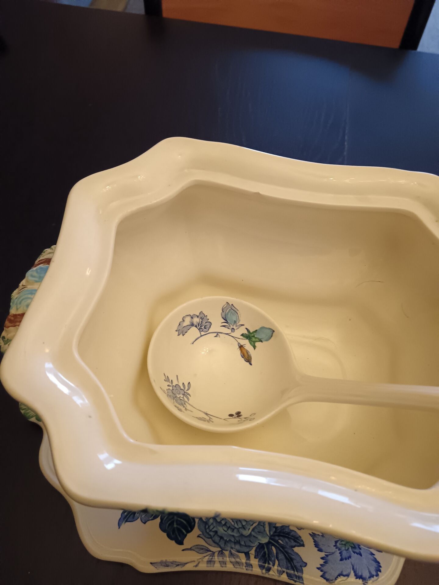 Mason's soup tureen