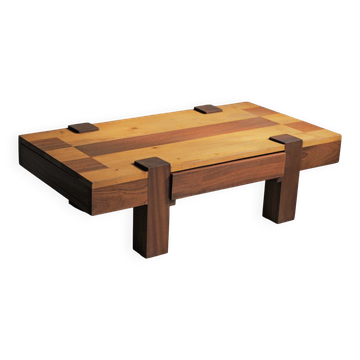 Table basse artisanale à plateau graphique, vers 1980