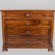 Antique wooden chest of drawers with 4 drawers