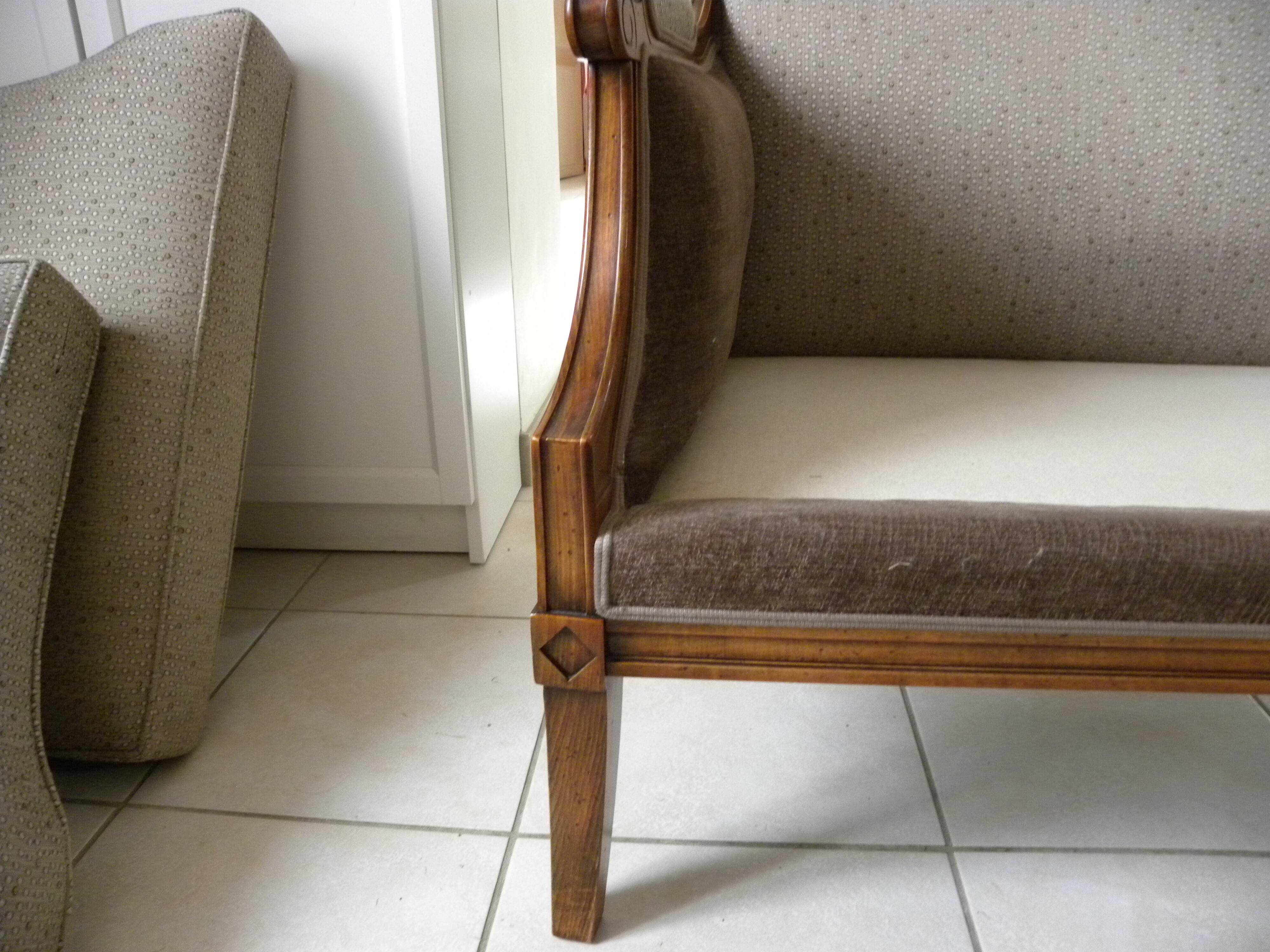 Two-seater canapé in Restoration / Louis-Philippe style – Reupholstered by an artisan.