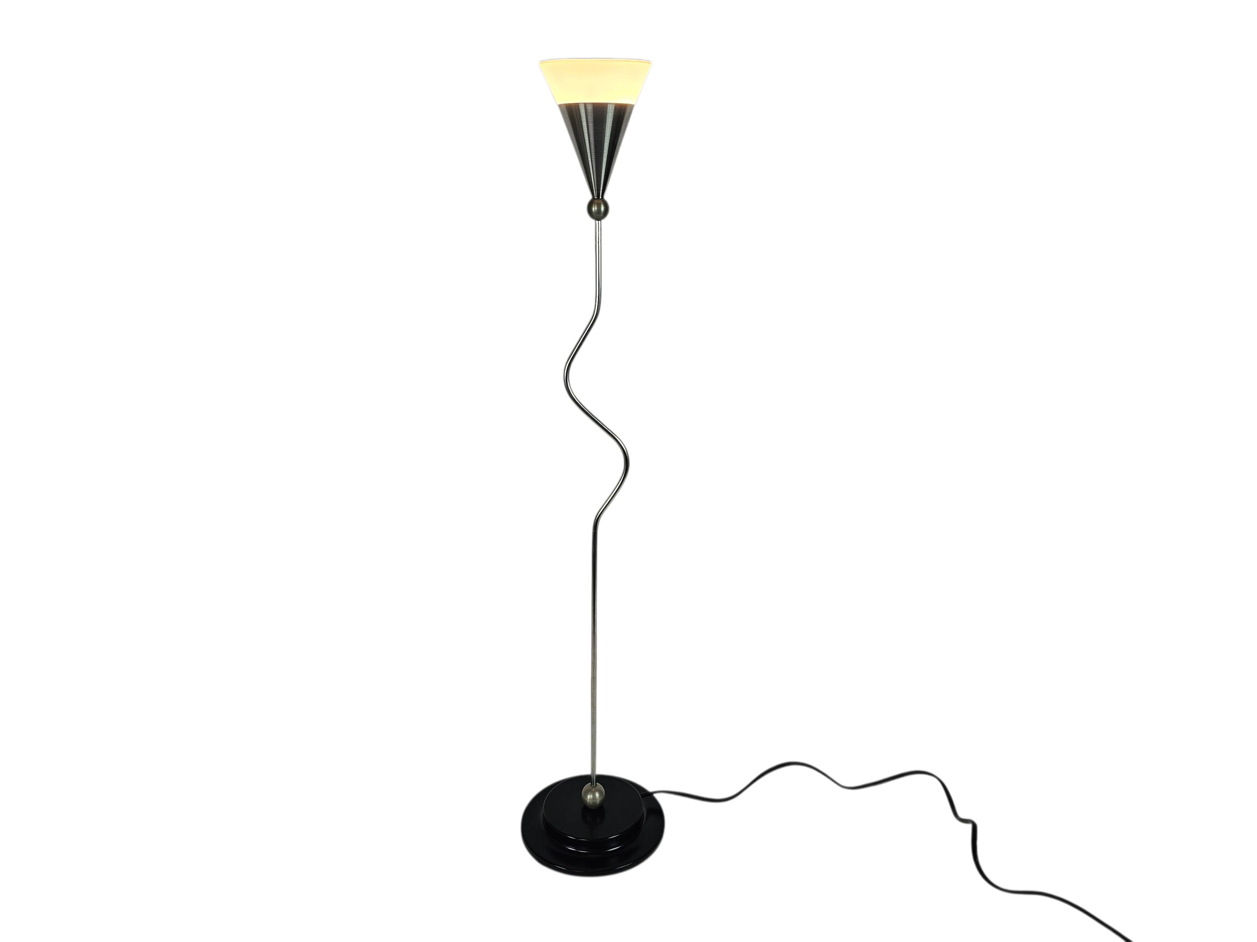 Dutch design - Harco Loor design - table lamp - chalice lamp - postmodern -