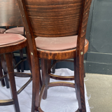 Mid-high chairs
